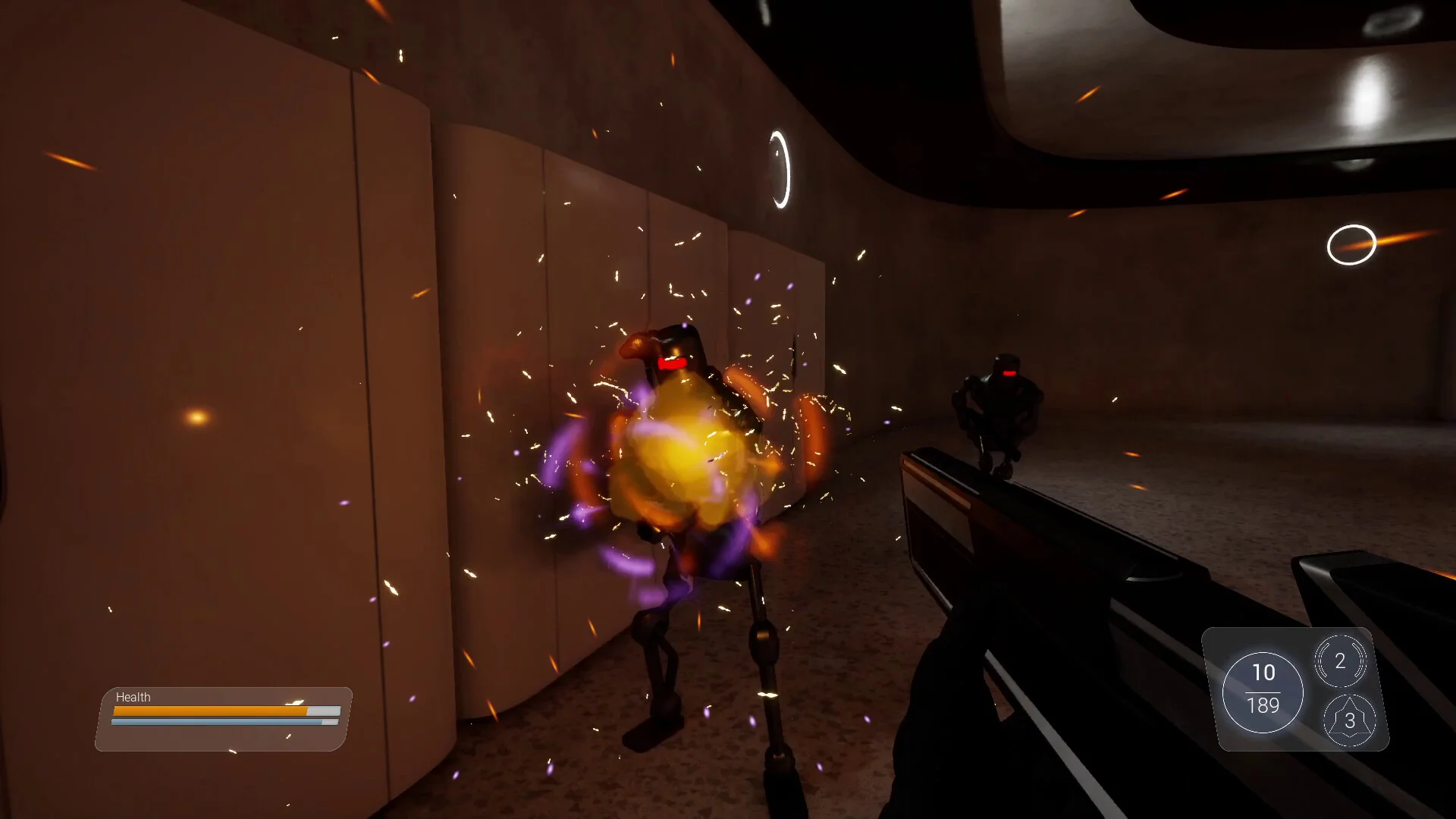 Healthや弾数UI付きのFPSゲーム画面で、火花を散らし撃たれたロボット敵と銃が映る